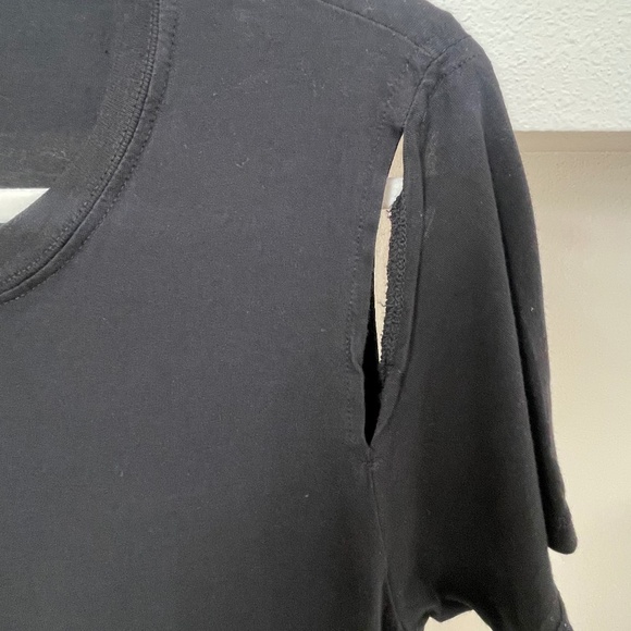 Michael Lauren Black Maximillian Shoulder Split Tee (Size M) - Picture 4 of 6